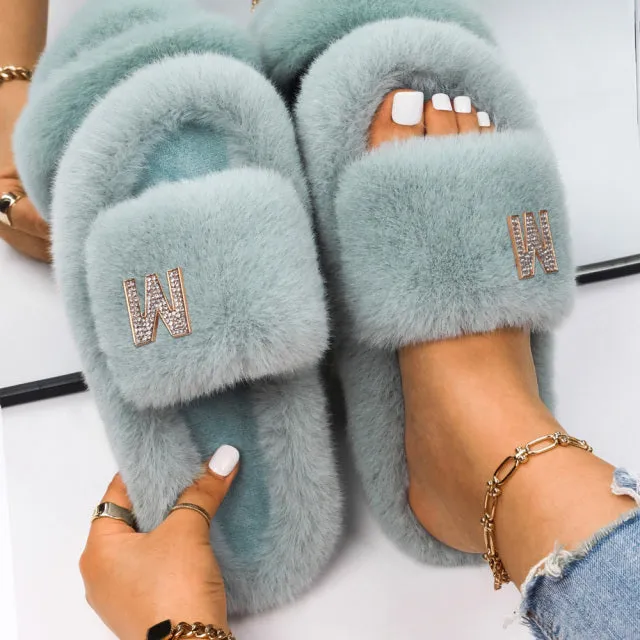 Yeknu Women&#39;s Slippers Fluffy Faux Fur Rhinestone Letter M Decor Slides Flat Sandals Cute Slippers Flip Flops Luxury Shoes